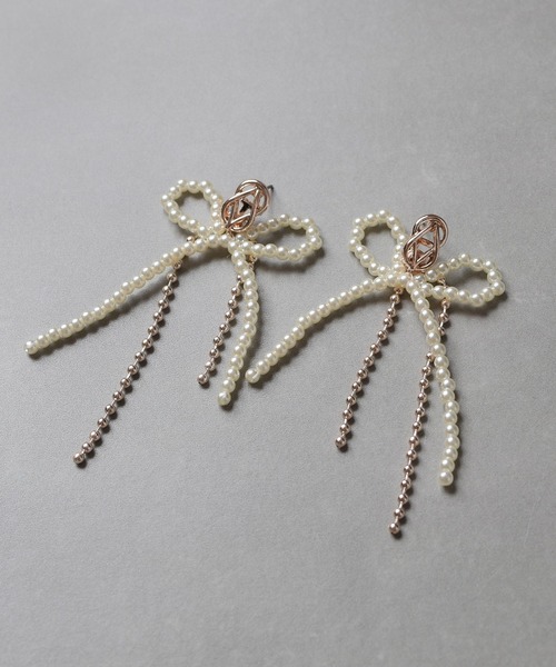 華やかさ◎【JimmyChoo】リボン パール ゴールド メタル ピアス Gold-Finish Metal JC Pearl Stud Earrings | JC Pearl Studs