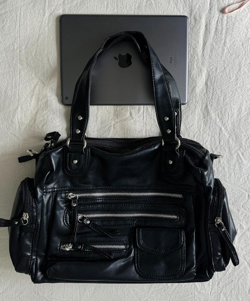 lilful(リルフル)の「【2WAY/自立型】大容量 フロントジップデザイン ダブルファスナー仕切り ハンドバッグ&ショルダーバッグ(ショルダーバッグ・レディース・ブラック・F)」の8枚目の写真