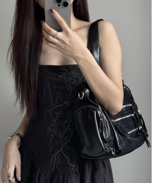 lilful(リルフル)の「【2WAY/自立型】大容量 フロントジップデザイン ダブルファスナー仕切り ハンドバッグ&ショルダーバッグ(ショルダーバッグ・レディース・ブラック・F)」の2枚目の写真