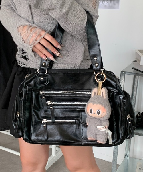 lilful(リルフル)の「【2WAY/自立型】大容量 フロントジップデザイン ダブルファスナー仕切り ハンドバッグ&ショルダーバッグ(ショルダーバッグ・レディース・ブラック・F)」の19枚目の写真