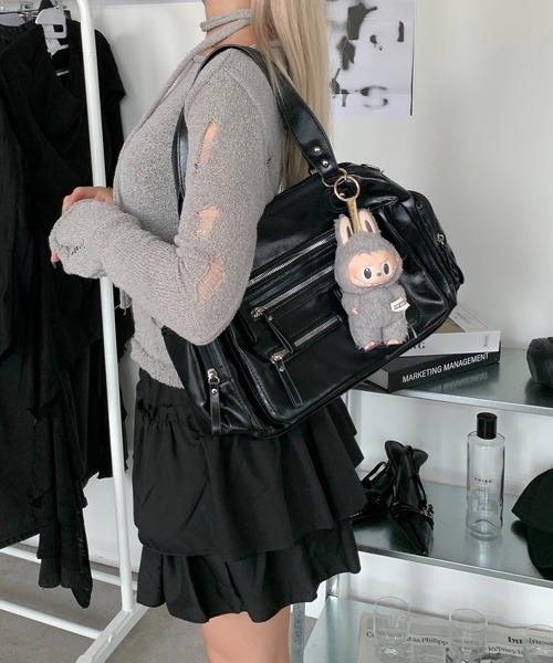 lilful(リルフル)の「【2WAY/自立型】大容量 フロントジップデザイン ダブルファスナー仕切り ハンドバッグ&ショルダーバッグ(ショルダーバッグ・レディース・ブラック・F)」の22枚目の写真