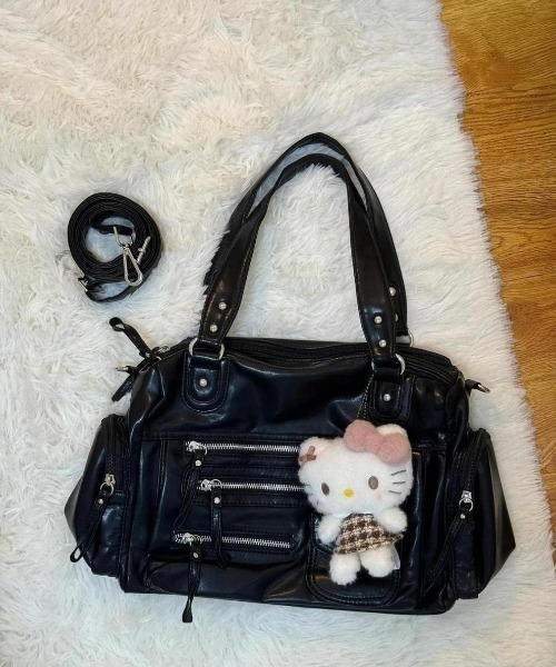 lilful(リルフル)の「【2WAY/自立型】大容量 フロントジップデザイン ダブルファスナー仕切り ハンドバッグ&ショルダーバッグ(ショルダーバッグ・レディース・ブラック・F)」の17枚目の写真