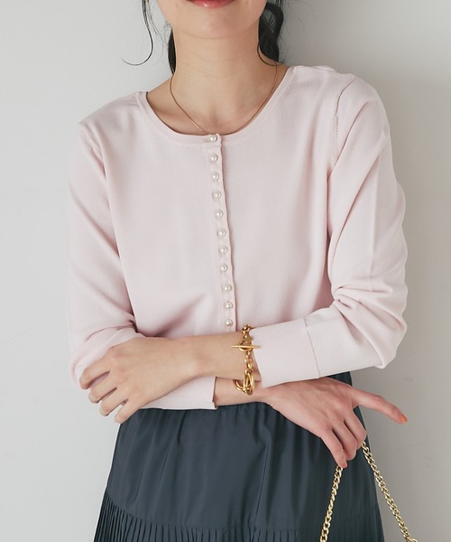 La boutique BonBon(ラブティックボンボン)の「【着回し力抜群!】クールタッチUVパール釦前後2WAYカーディガン(カーディガン/ボレロ・レディース・ホワイト/ピンク/サックスブルー/ブラック/ネイビー・FREE)」の5枚目の写真