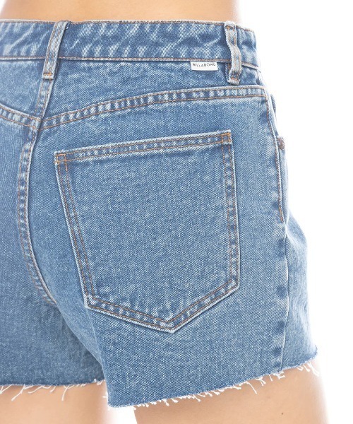BILLABONG(ビラボン)の「BILLABONG レディース HIGH TIDES DNM SHRT デニムパンツ 【2025年春夏モデル】/ビラボンカットオフデニムショートパンツ(デニムパンツ・レディース・ライトインディゴブルー/ブルー系その他/オレンジ系その他・24inch/25inch)」の12枚目の写真