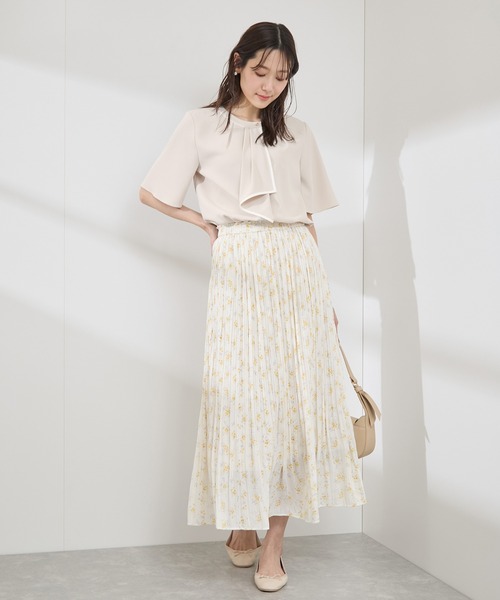 ROPE' PICNIC(ロペピクニック)の「【WEB限定サイズ】配色ボウタイ風ハーフスリーブブラウス/通勤対応(シャツ/ブラウス・レディース・ベージュ/チャコールグレー/サックスブルー/ホワイト系その他/ホワイト系その他2・40/38/36)」の7枚目の写真