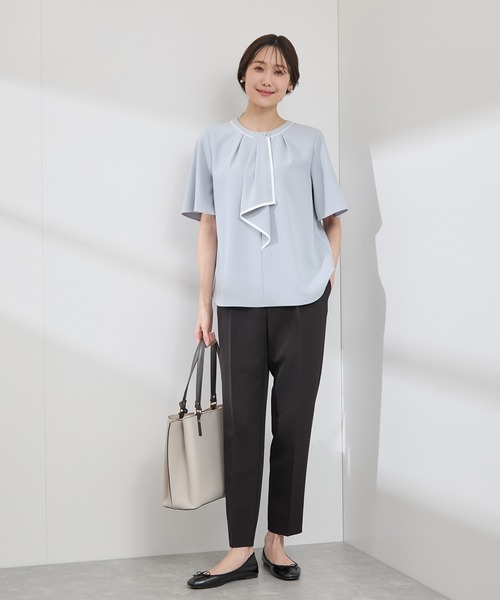 ROPE' PICNIC(ロペピクニック)の「【WEB限定サイズ】配色ボウタイ風ハーフスリーブブラウス/通勤対応(シャツ/ブラウス・レディース・ベージュ/チャコールグレー/サックスブルー/ホワイト系その他/ホワイト系その他2・40/38/36)」の10枚目の写真