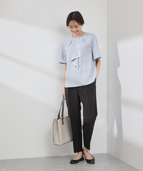 ROPE' PICNIC(ロペピクニック)の「【WEB限定サイズ】配色ボウタイ風ハーフスリーブブラウス/通勤対応(シャツ/ブラウス・レディース・ベージュ/チャコールグレー/サックスブルー/ホワイト系その他/ホワイト系その他2・40/38/36)」の11枚目の写真