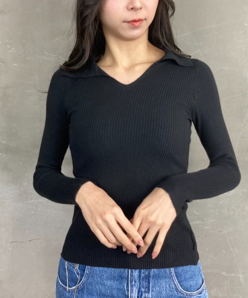 tolene(トレネ)の「オープンカラー タイトシルエット Vネック ニットプルオーバー(ニット/セーター・レディース・ブラック・FREE)」の2枚目の写真