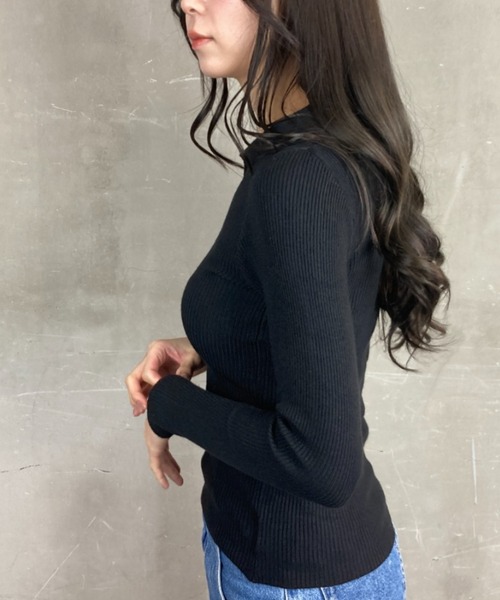 tolene(トレネ)の「オープンカラー タイトシルエット Vネック ニットプルオーバー(ニット/セーター・レディース・ブラック・FREE)」の8枚目の写真