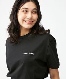 スラントクレストグラフィックTシャツ