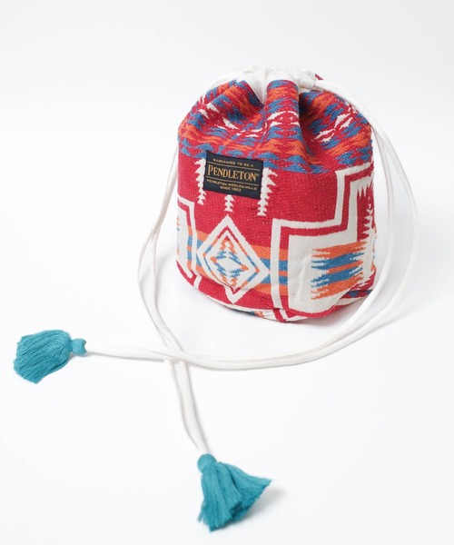 PENDLETON（ペンドルトン）の「【PE2】【PENDLETON/ペンドルトン】JAQUARD DRAW POUCH ジャガード ドロー ポーチ（ショルダーバッグ・レディース・レッド/チャコールグレー・FREE）」の2枚目の写真
