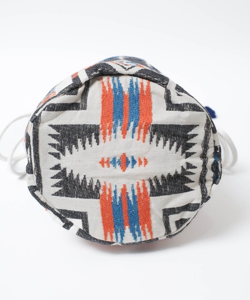 PENDLETON（ペンドルトン）の「【PE2】【PENDLETON/ペンドルトン】JAQUARD DRAW POUCH ジャガード ドロー ポーチ（ショルダーバッグ・レディース・レッド/チャコールグレー・FREE）」の9枚目の写真