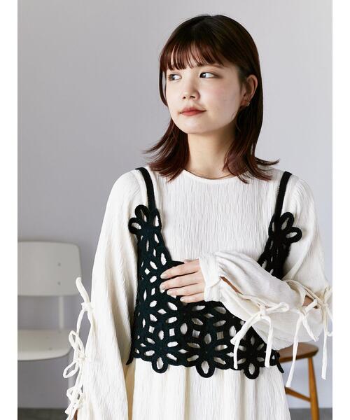 ehka sopo（エヘカソポ）の「花ニットビスチェ（ベスト・レディース・イエロー/キナリ/ブラック・F）」の9枚目の写真