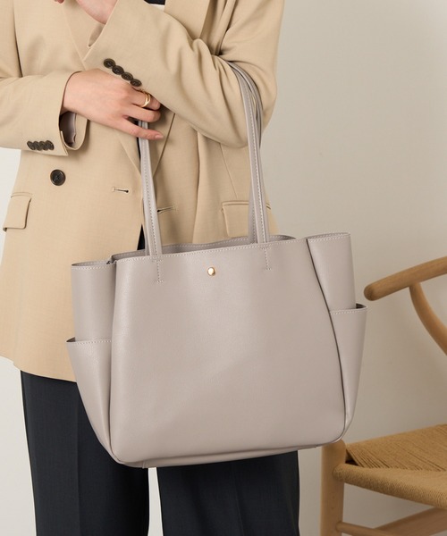 MAISON BREEZE(メゾンブリーズ)の「【MAISON BREEZE】フェイクレザーA4トートバッグ SNBD ※(トートバッグ・レディース・グレー/アイボリー/ブラック/ブラウン・FREE)」の19枚目の写真
