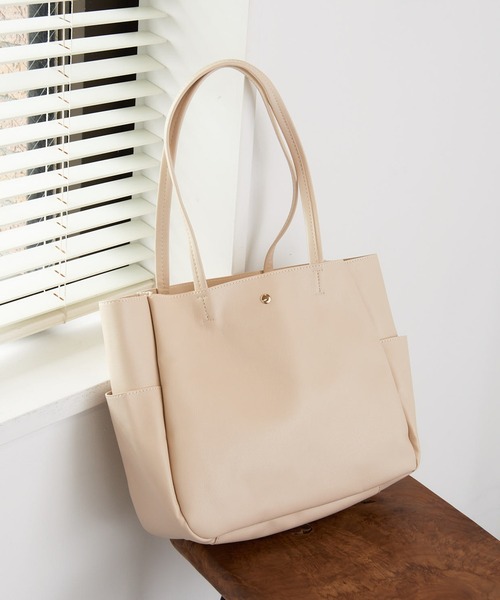 MAISON BREEZE(メゾンブリーズ)の「【MAISON BREEZE】フェイクレザーA4トートバッグ SNBD ※(トートバッグ・レディース・グレー/アイボリー/ブラック/ブラウン・FREE)」の7枚目の写真