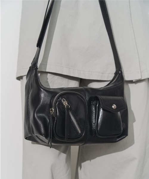 Solace（ソレイス）の「メニ―ポケットショルダーバッグ（ショルダーバッグ・レディース・ブラック/ホワイト・FREE）」の5枚目の写真