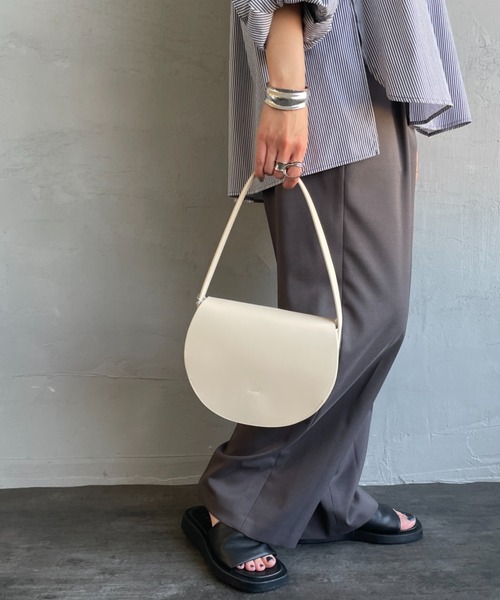 ＜YAHKI＞レザー ハーフムーン ハンドバッグ　定価¥23,100 ヤーキ YAHKI ヴィーガンレザー2WAYハーフムーンハンドバッグ