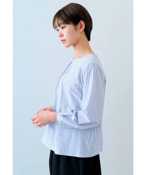 IEDIT(イディット)の「IEDIT Tシャツ感覚で着られるカットソーストライプブラウス(シャツ/ブラウス・レディース・グレー/ブルー・M/L/LL/3L/S)」の4枚目の写真