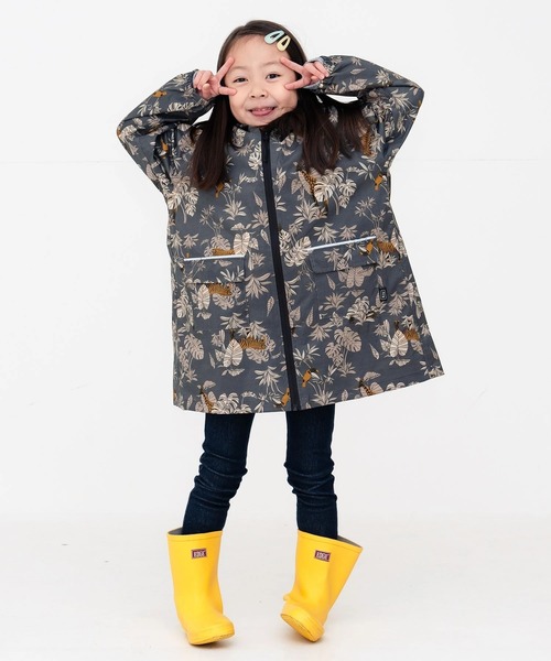 KiU（キウ）の「KiU/キウ 　KIDS RAIN CPAT（レインコート/ポンチョ・キッズ・ブラック系その他3/その他1/ブルー系その他/その他5・LARGE/MEDIUM）」の2枚目の写真