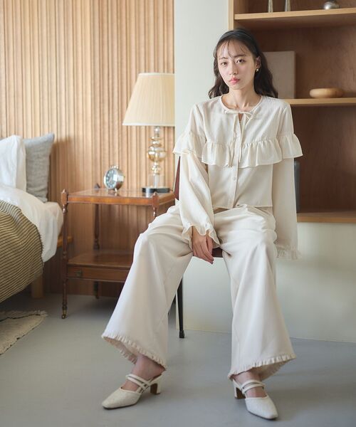 earth music&ecology（アースミュージックアンドエコロジー）の「ミニフリルフロントジップロンパース（つなぎ/オールインワン・レディース・グレー/ブラック/アイボリー・FREE）」の11枚目の写真