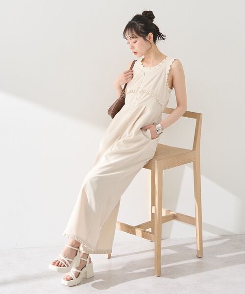 earth music&ecology（アースミュージックアンドエコロジー）の「ミニフリルフロントジップロンパース（つなぎ/オールインワン・レディース・グレー/ブラック/アイボリー・FREE）」の14枚目の写真