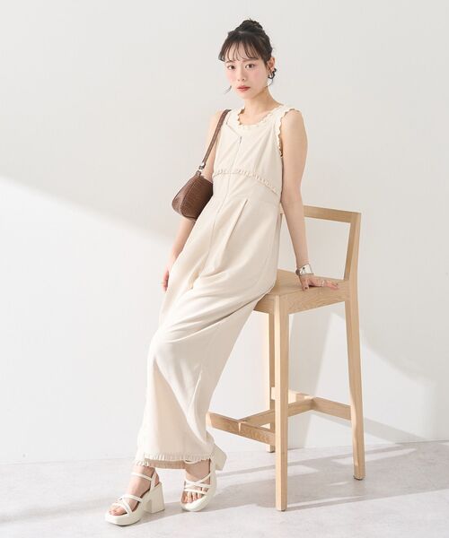 earth music&ecology（アースミュージックアンドエコロジー）の「ミニフリルフロントジップロンパース（つなぎ/オールインワン・レディース・グレー/ブラック/アイボリー・FREE）」の15枚目の写真