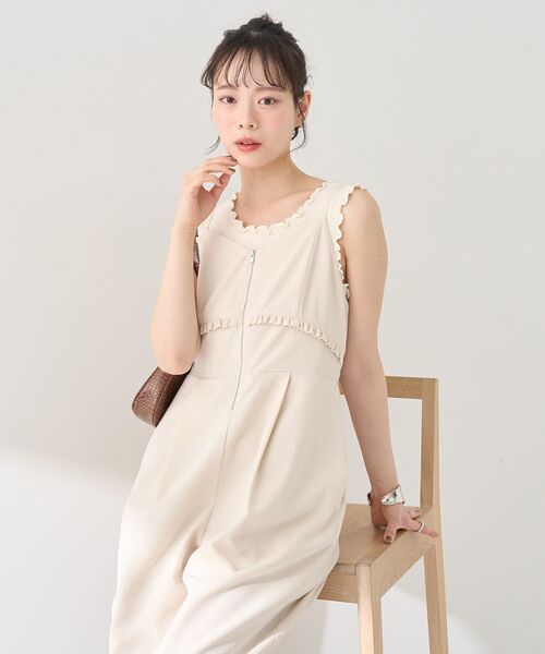 earth music&ecology（アースミュージックアンドエコロジー）の「ミニフリルフロントジップロンパース（つなぎ/オールインワン・レディース・グレー/ブラック/アイボリー・FREE）」の16枚目の写真