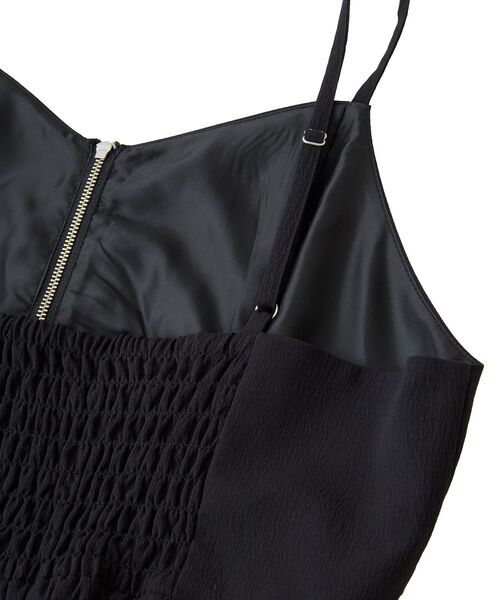 earth music&ecology（アースミュージックアンドエコロジー）の「ミニフリルフロントジップロンパース（つなぎ/オールインワン・レディース・グレー/ブラック/アイボリー・FREE）」の4枚目の写真