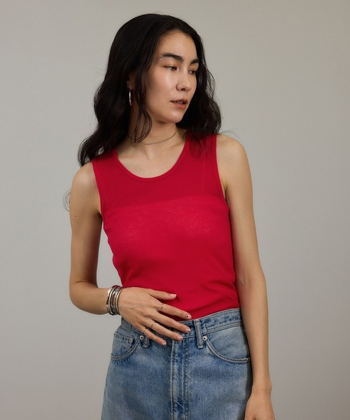 SALON adam et rope'（サロン アダム エ ロペ）の「nu=layerスクープネックタンクトップ（タンクトップ・レディース・ブラック/ホワイト/ライトグレー/レッド・FREE）」の4枚目の写真