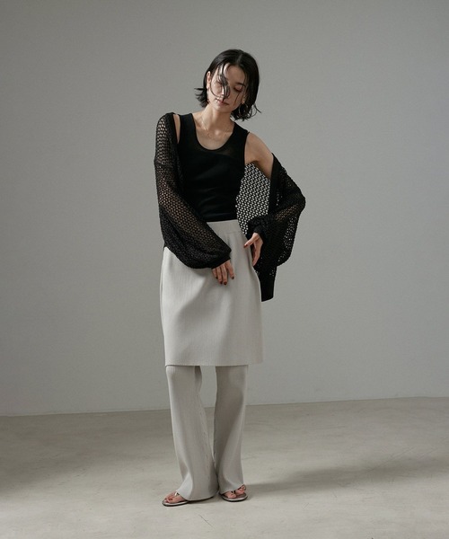 SALON adam et rope'（サロン アダム エ ロペ）の「nu=layerスクープネックタンクトップ（タンクトップ・レディース・ブラック/ホワイト/ライトグレー/レッド・FREE）」の10枚目の写真