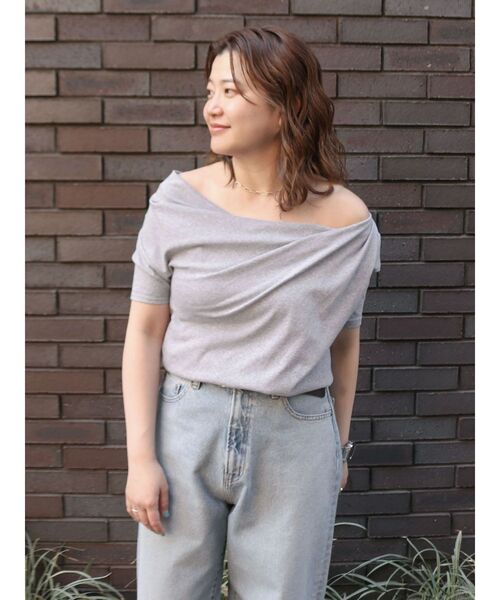 tシャツ タックデザインオフショルTee レディース タックデザインオフショルTee（Tシャツ/カットソー）｜Ungrid