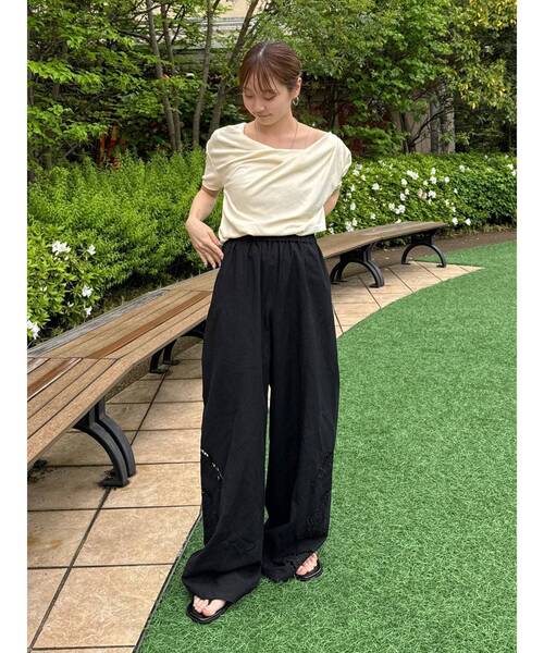 Ungrid（アングリッド）の「タックデザインオフショルTee（Tシャツ/カットソー・レディース・グレー/アイボリー/ブラック/グリーン・FREE）」の10枚目の写真