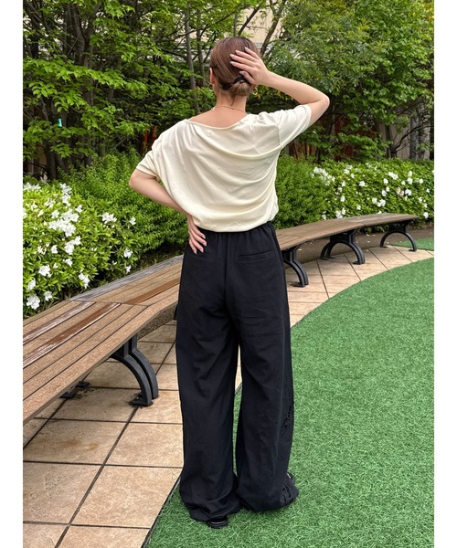 Ungrid（アングリッド）の「タックデザインオフショルTee（Tシャツ/カットソー・レディース・グレー/アイボリー/ブラック/グリーン・FREE）」の7枚目の写真