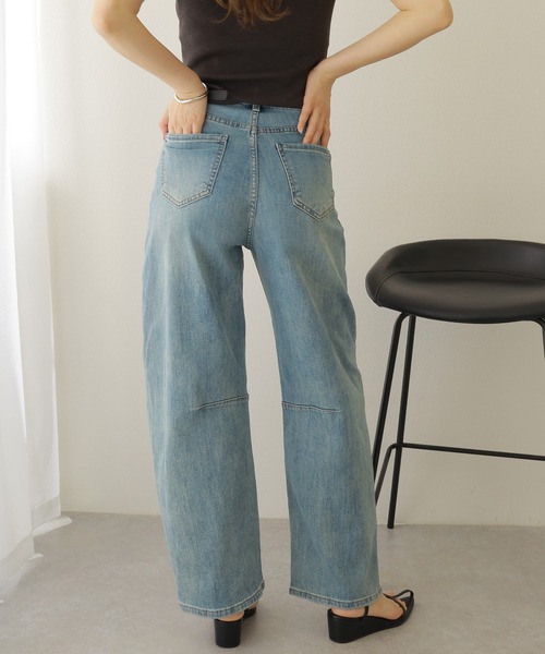 LAULEN（ローレン）の「belted curve denim pants /ウォッシュ加工 ベルト付き ワイド カーブ デニム パンツ（デニムパンツ・レディース・ブルー・S/M）」の3枚目の写真