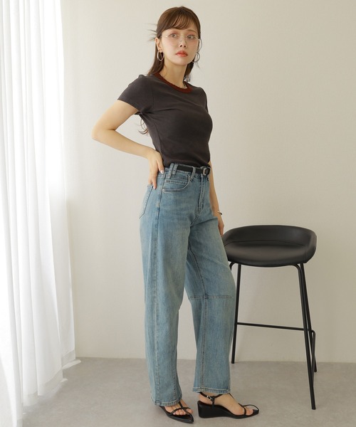LAULEN（ローレン）の「belted curve denim pants /ウォッシュ加工 ベルト付き ワイド カーブ デニム パンツ（デニムパンツ・レディース・ブルー・S/M）」の4枚目の写真