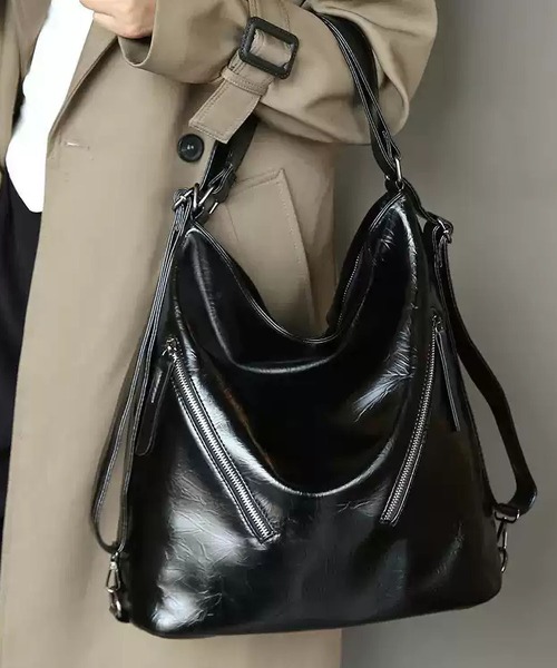 LA VORAGINE(ラ ヴォラジネ)の「アウトポケット3wayバックパック/ショルダーバッグ(ショルダーバッグ・レディース・ブラック/シルバー・FREE)」の3枚目の写真