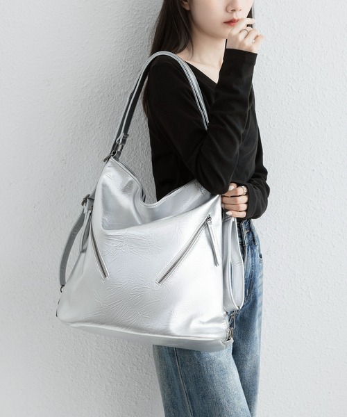 LA VORAGINE(ラ ヴォラジネ)の「アウトポケット3wayバックパック/ショルダーバッグ(ショルダーバッグ・レディース・ブラック/シルバー・FREE)」の22枚目の写真