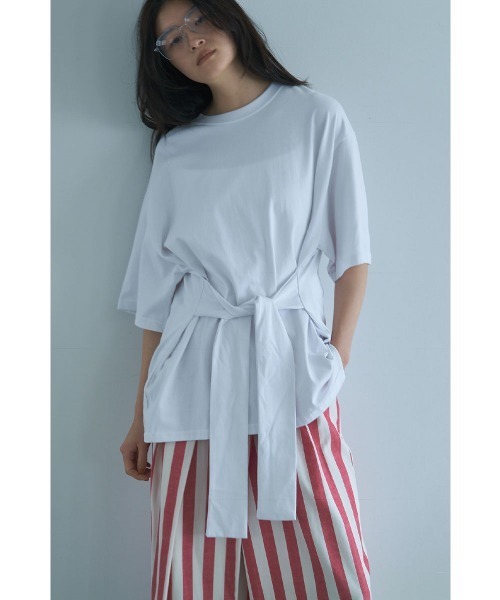marjour(マージュール)の「WAIST TIE OVER TEE(Tシャツ/カットソー・レディース・ブラック/オフホワイト・M)」の2枚目の写真