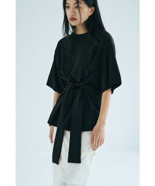 marjour(マージュール)の「WAIST TIE OVER TEE(Tシャツ/カットソー・レディース・ブラック/オフホワイト・M)」の1枚目の写真