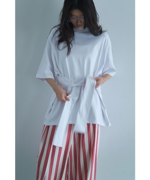 marjour(マージュール)の「WAIST TIE OVER TEE(Tシャツ/カットソー・レディース・ブラック/オフホワイト・M)」の12枚目の写真
