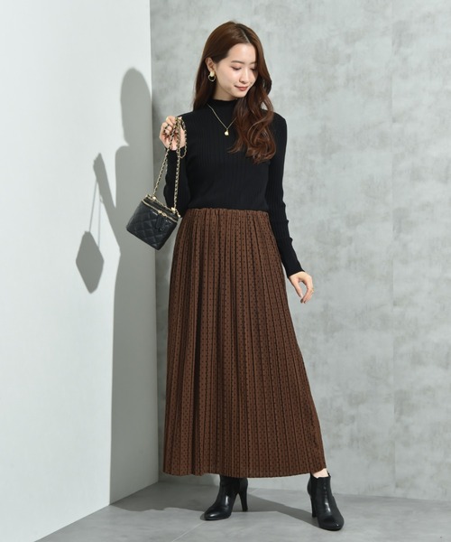 INTERPLANET（インタープラネット）の「シアーマンスドットプリーツナロースカート（スカート・レディース・ブラック/ブラウン・FREE）」の3枚目の写真