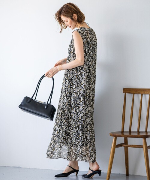 23区(ニジュウサンク)の「【洗える】Ratti アブストラクトプリント ワンピース(ワンピース・レディース・ブラック系5・40/38)」の4枚目の写真
