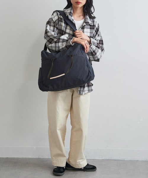 EARTH MADE(アースメイド)の「【EARTH MADE】11POCKET INSIDE PRINT BOSTON BAG(ボストンバッグ・レディース・ブラック/チャコールグレー/ベージュ/ネイビー/ブラウン・FREE)」の11枚目の写真