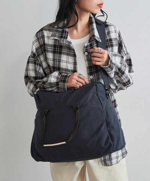 EARTH MADE(アースメイド)の「【EARTH MADE】11POCKET INSIDE PRINT BOSTON BAG(ボストンバッグ・レディース・ブラック/チャコールグレー/ベージュ/ネイビー/ブラウン・FREE)」の6枚目の写真