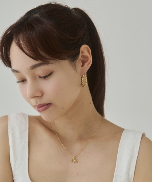ciite' surgical stainless(シーテサージカルステンレス)の「【 金属アレルギー対応 】ツイストフープピアス サージカルステンレス(両耳用)(ピアス(両耳用)・レディース・ゴールド/シルバー・FREE)」の7枚目の写真