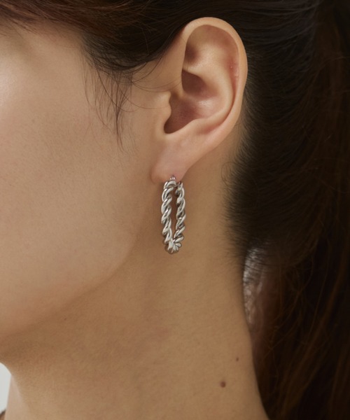 ciite' surgical stainless(シーテサージカルステンレス)の「【 金属アレルギー対応 】ツイストフープピアス サージカルステンレス(両耳用)(ピアス(両耳用)・レディース・ゴールド/シルバー・FREE)」の19枚目の写真