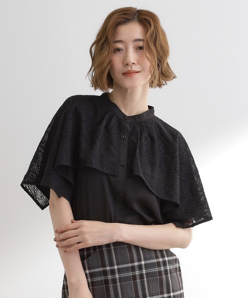 grove（グローブ）の「透け感と刺繍で魅せる　ペイズリー刺繍ケープブラウス（シャツ/ブラウス・レディース・アイボリー/ブルー系その他/ボルドー/ブラック・02/03/01/05/04）」の2枚目の写真