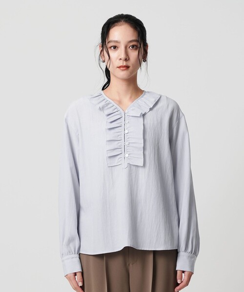 BEAUTY&YOUTH UNITED ARROWS（ビューティーアンドユースユナイテッドアローズ）の「【WEB限定 Wardrobe DAILY MINIMAL】フリル Vネックブラウス ウォッシャブル（シャツ/ブラウス・レディース・ライトブルー/ブラック/オフホワイト・FREE）」の11枚目の写真
