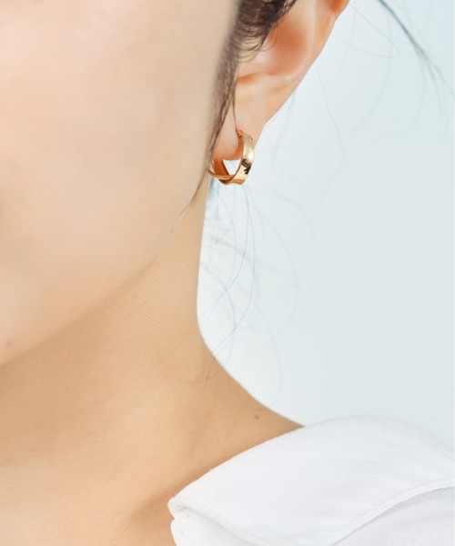 Jewel closet by L&Co.(ジュエルクローゼットバイエルアンドコー)の「K10 フープ ピアス(ピアス(両耳用)・レディース・ゴールド系2/ゴールド系1・FREE)」の12枚目の写真