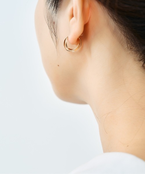 Jewel closet by L&Co.(ジュエルクローゼットバイエルアンドコー)の「K10 フープ ピアス(ピアス(両耳用)・レディース・ゴールド系2/ゴールド系1・FREE)」の13枚目の写真